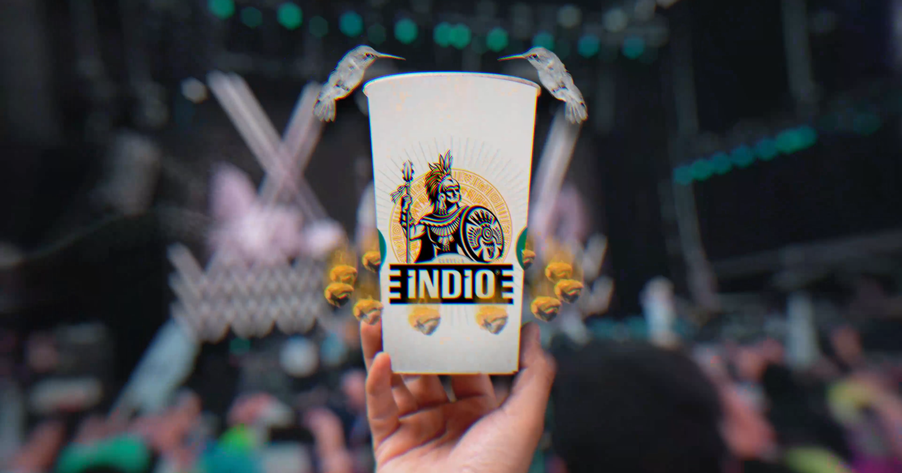 Fotografía del vaso con realidad aumentada del Festival de Música Vive Latino 2023